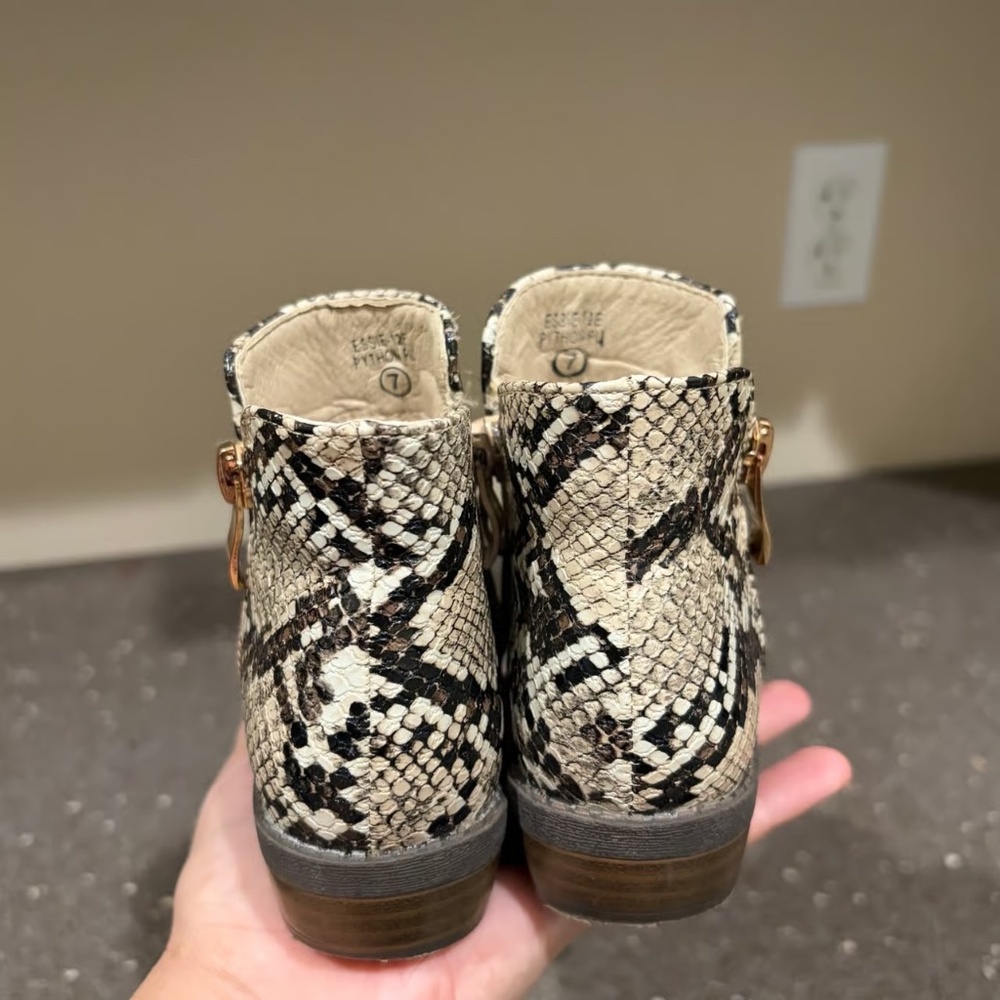 LovMark Python Booties - Picture 4 of 8